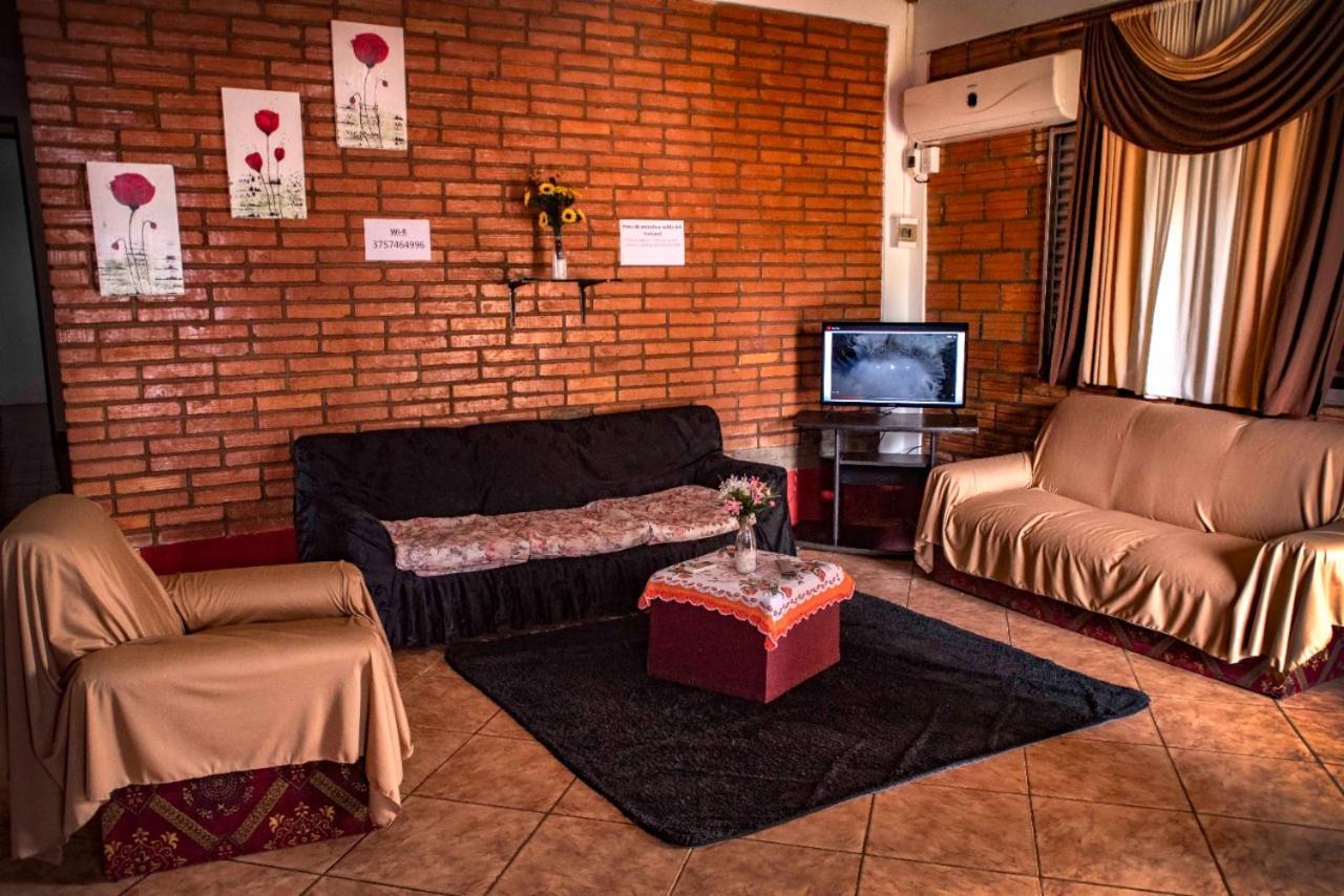 Iguazu Alojamiento "La Casa" Puerto Iguazú Esterno foto